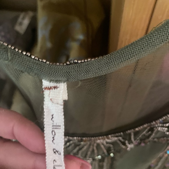 Gorgeous beaded embodied sheer tank top - Picture 5 of 6